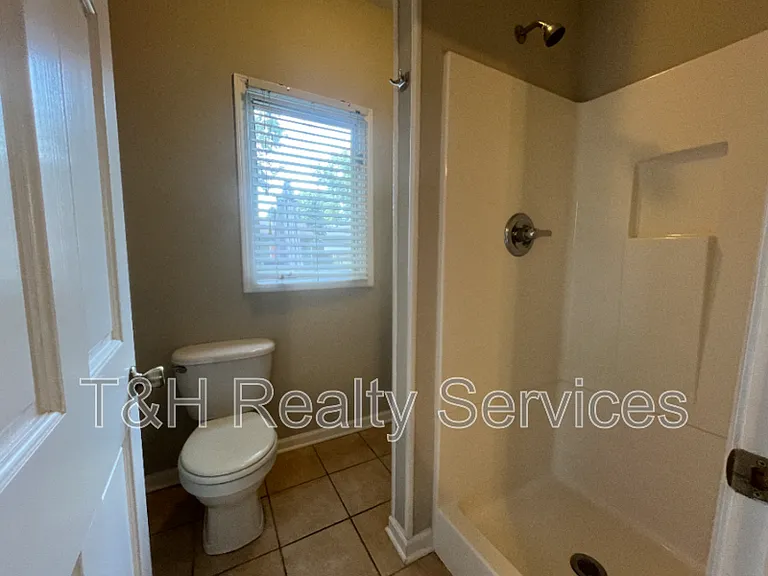1531 Sturm Ave — Photo 22