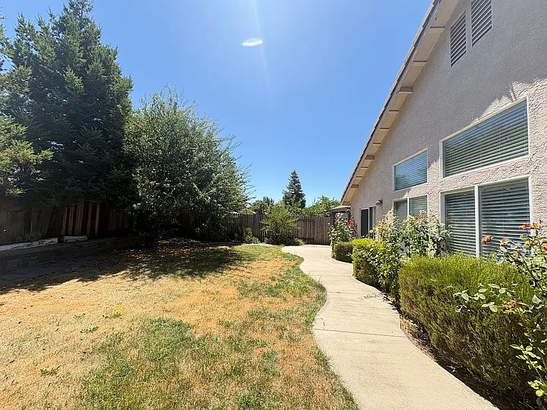 1141 Elderwood Dr — Photo 24