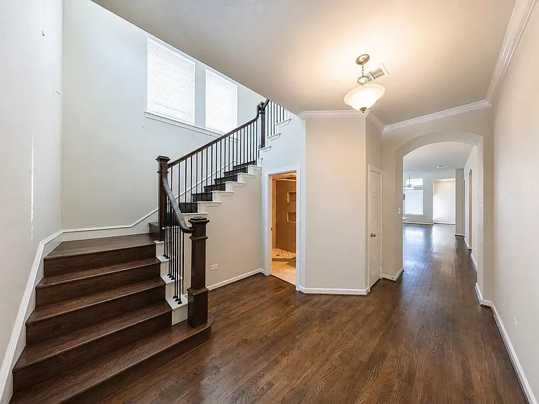 1217 Naples Dr — Photo 4