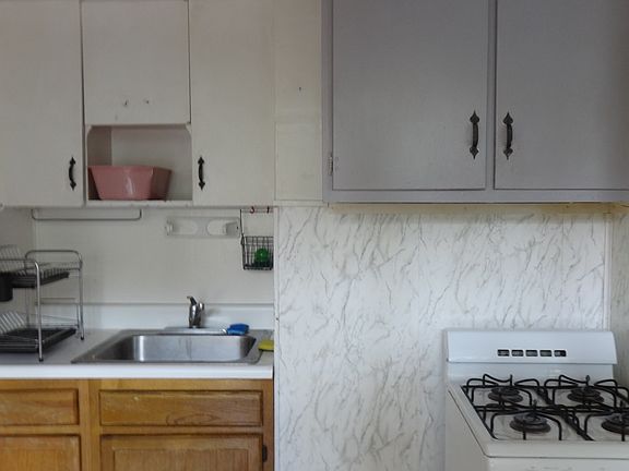 KITCHEN- CABINETS TO BE PAINTED