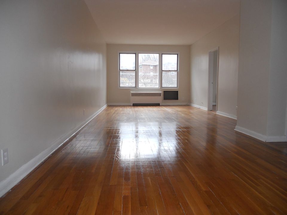 1st image of 840 Palisade Ave APT 1C