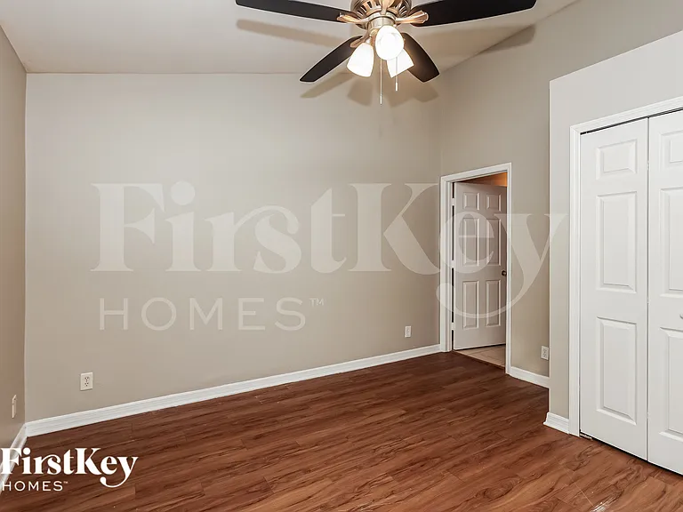 1113 Harry Ave S — Photo 8