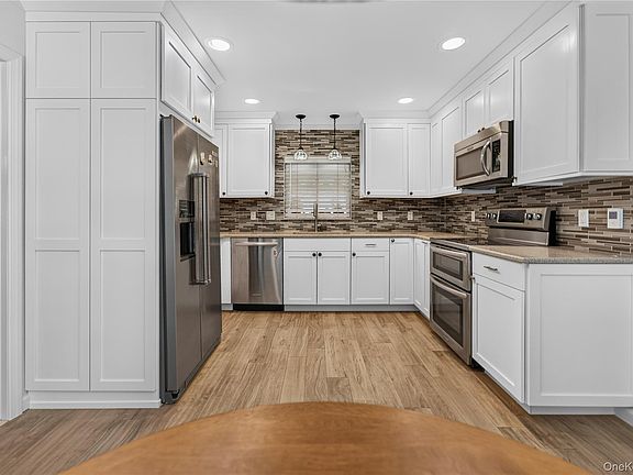 2nd image of 261 Hallock Road