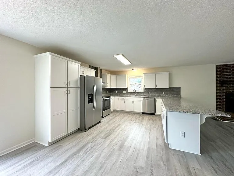 8002 Browne Rd — Photo 5