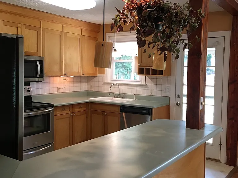 522 Grove Rd — Photo 11