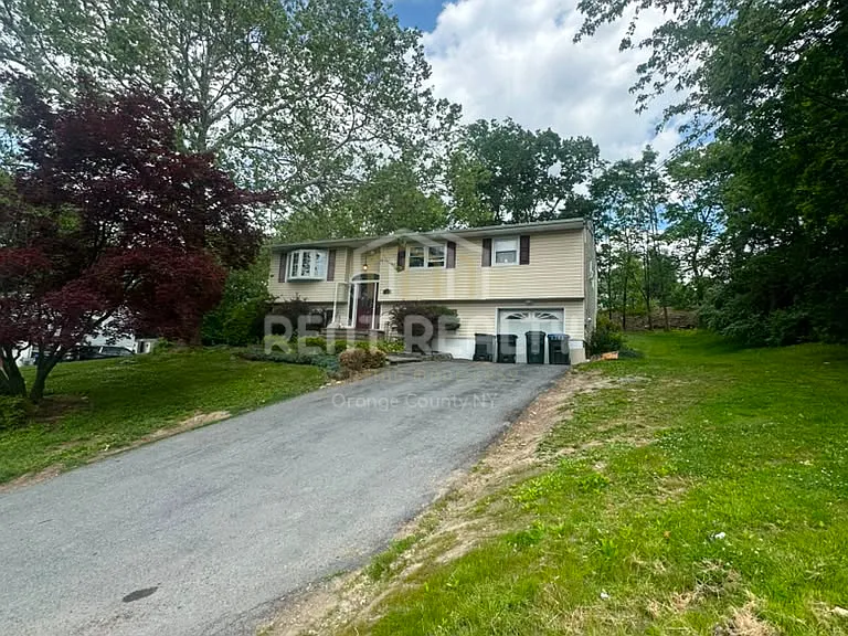 33 Pine Hill Rd — Photo 2