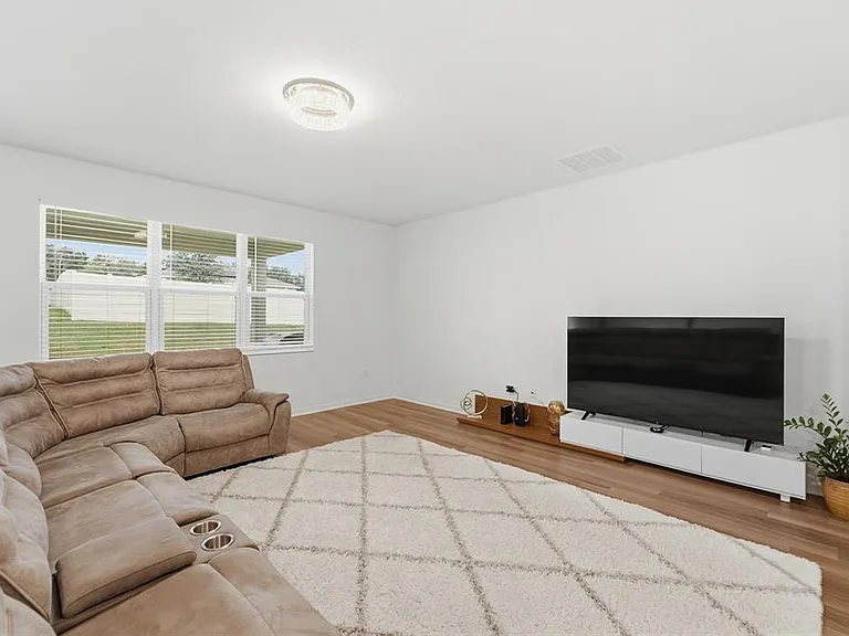 2081 Malbec Ct — Photo 6
