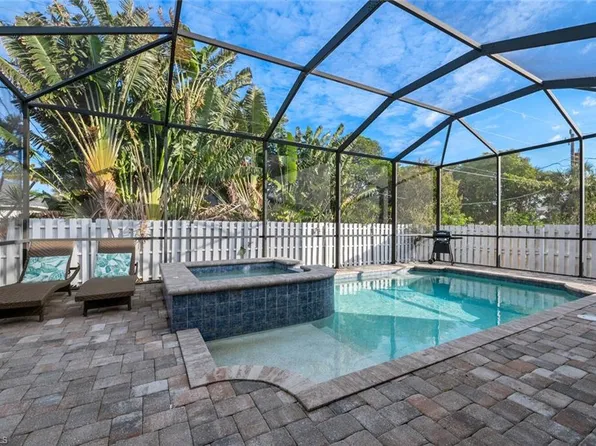 837 105th AVE N, NAPLES, FL 34108