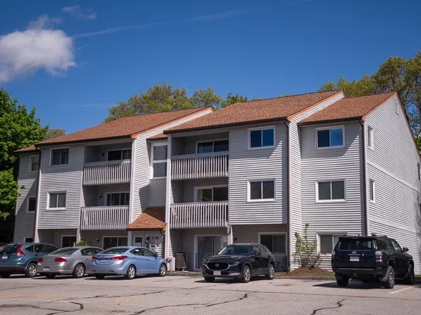 1610 Franklin Crossing Rd, Franklin, MA 02038