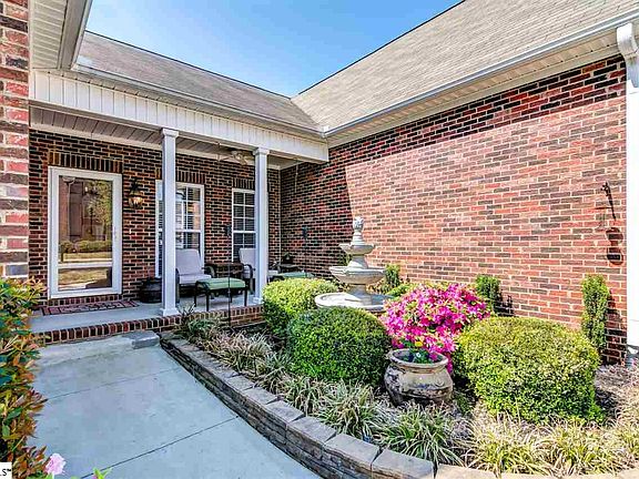 5th image of 9 Roberts Hill Dr