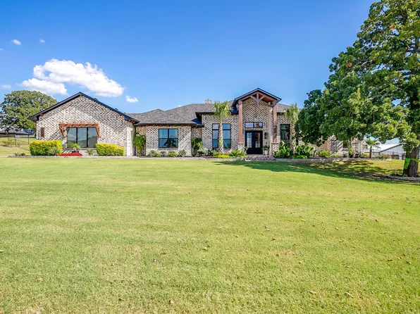 312 Pear Valley Ln, Burleson, TX 76028