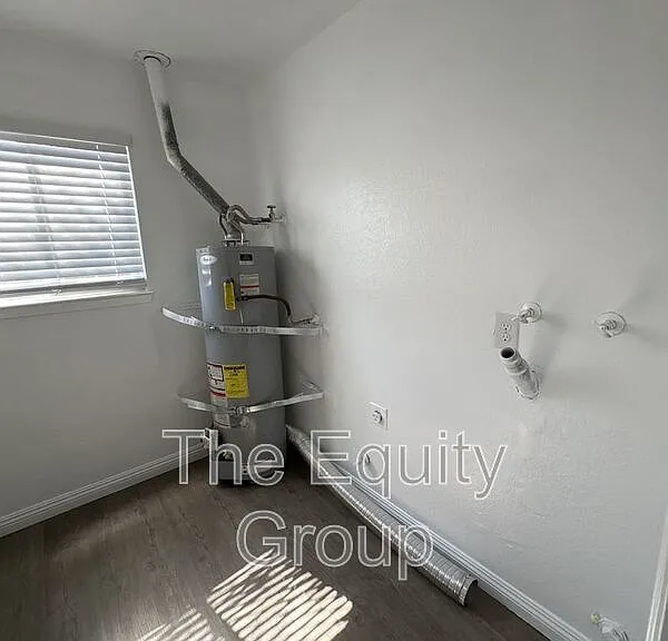 388 Crestwood Ave #C — Photo 5