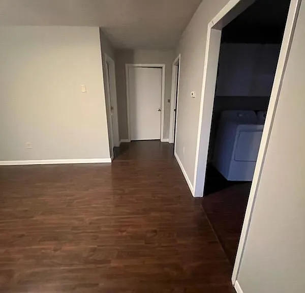 705 N Adams Ave — Photo 4