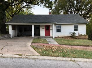 318 W McKinney St, Neosho, MO 64850
