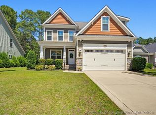 135 Valley Stream Rd, Spring Lake, NC 28390
