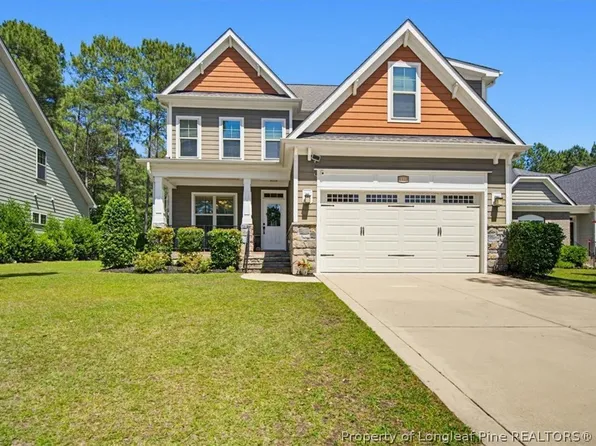 135 Valley Stream Rd, Spring Lake, NC 28390