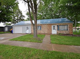 112 9th Ave NW, Independence, IA 50644