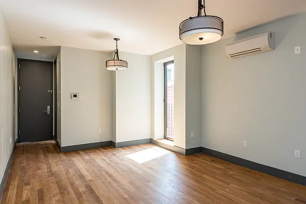 Rented by Nooklyn NYC LLC | media 35