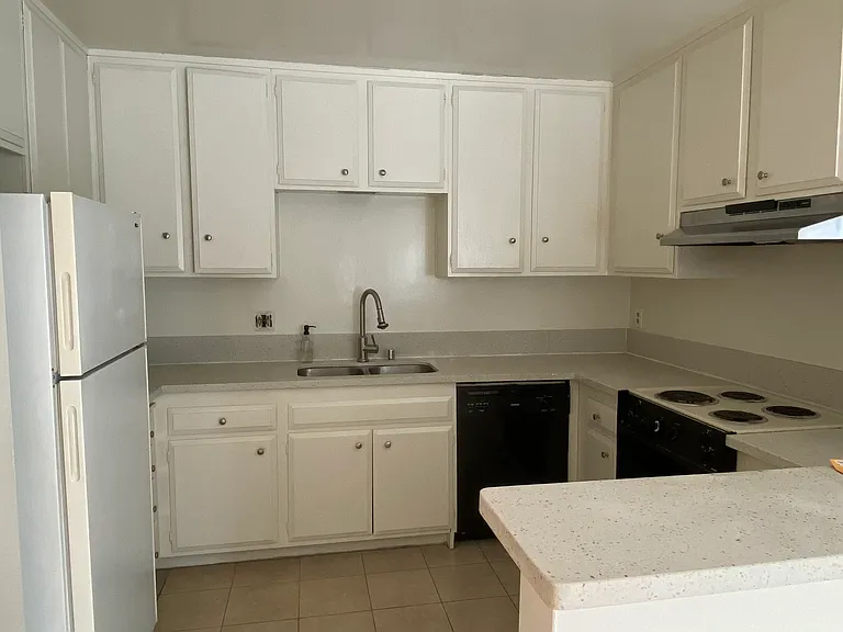1835 S Bentley Ave #1 — Photo 9