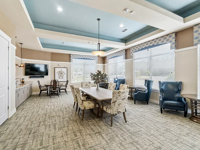 Broxton Bay Apartments — Photo 35