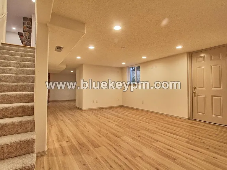 4114 NE 56th St — Photo 16