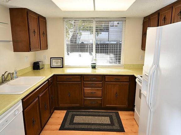 2nd image of 1440 Vega Cir APT 1