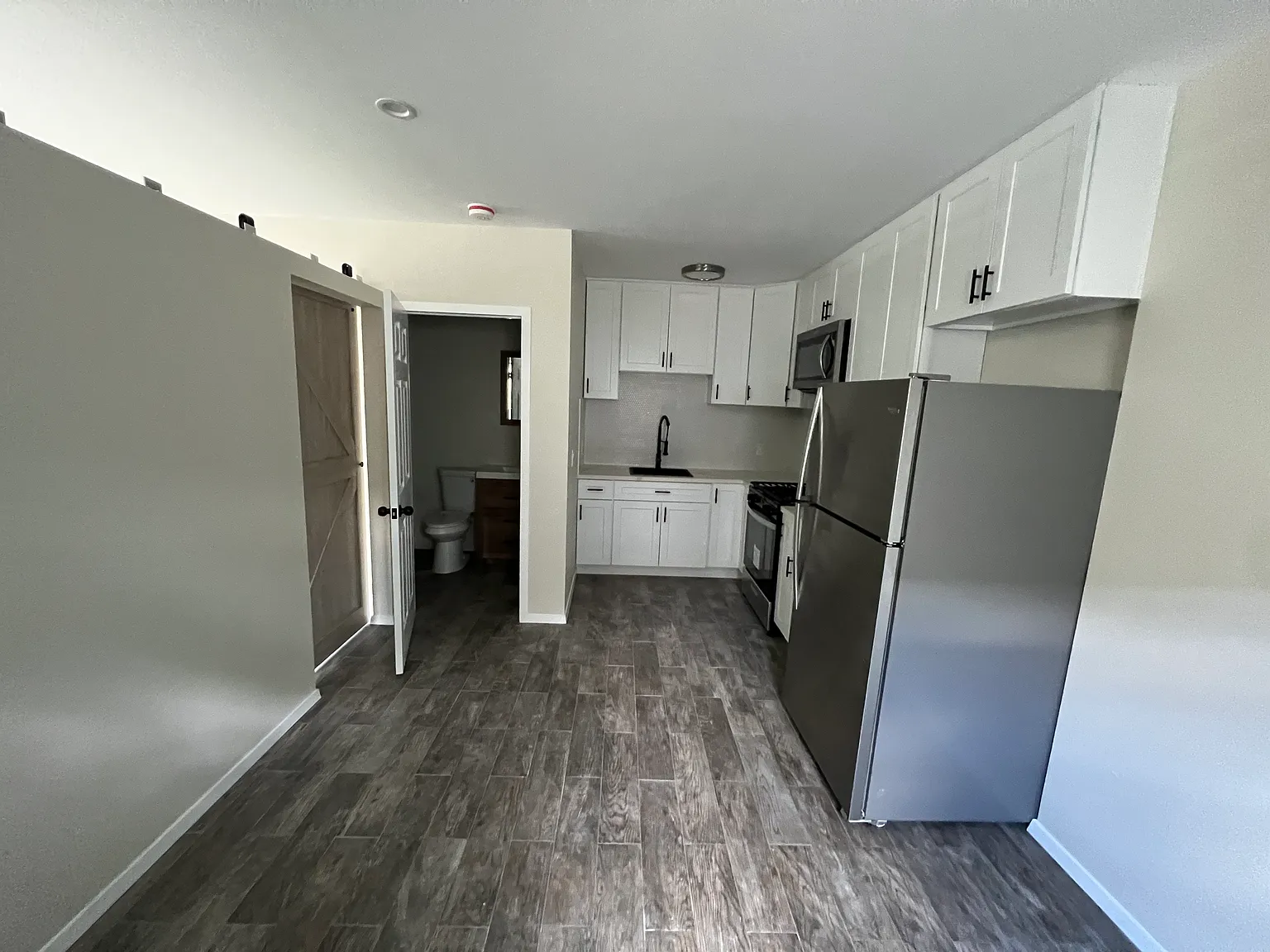 Studio, 400 sqft, $1,700 — Photo 2