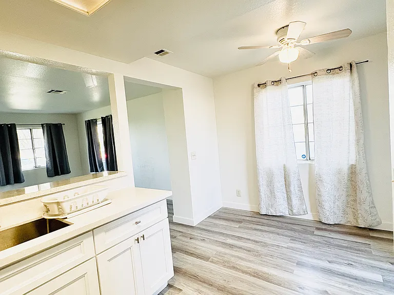 1250 W Linden St #1 — Photo 6