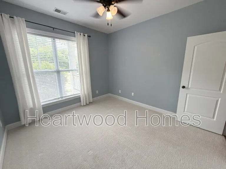 432 Jackson Ave — Photo 29
