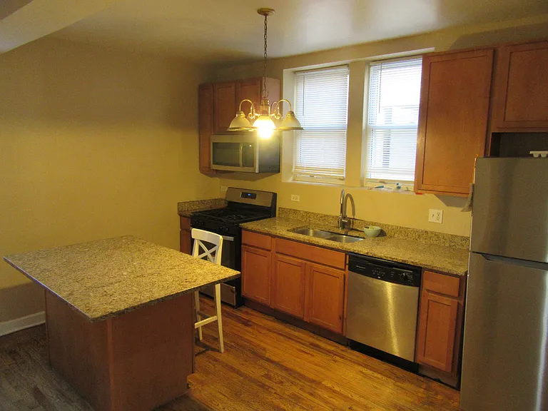 2251 W Rosemont Ave #1 — Photo 5