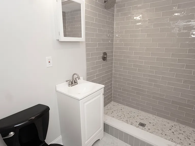 5216 W Newport Ave #G — Photo 9