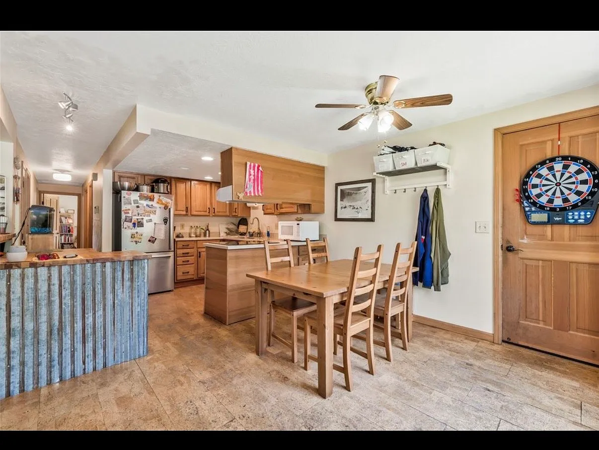 3 bed, 1150 sqft, $4,000 — Photo 4