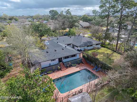 2nd image of 110 Canterbury Rd