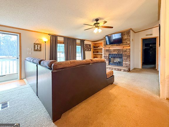 4th image of 551 Hester Rd