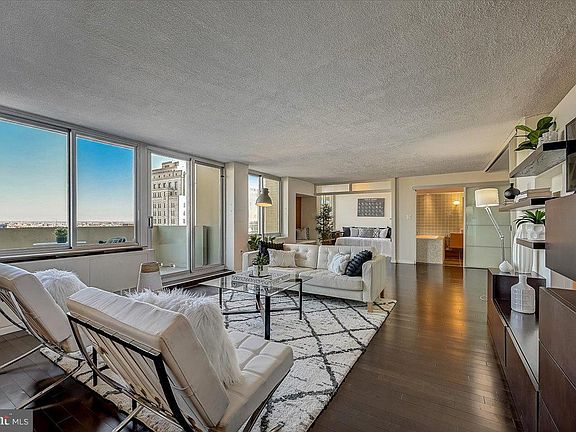 2nd image of 604-36 S Washington Sq #2206-2208