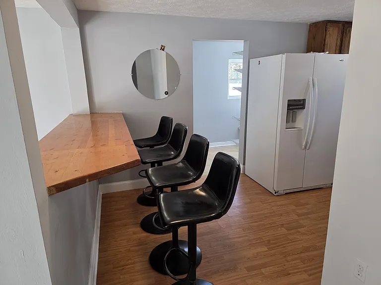 5260 Midway Dr — Photo 4