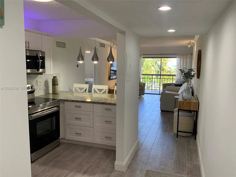 6444 Collins Ave #A6 — Photo 2