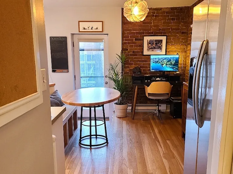 68 Russell St #1 — Photo 8