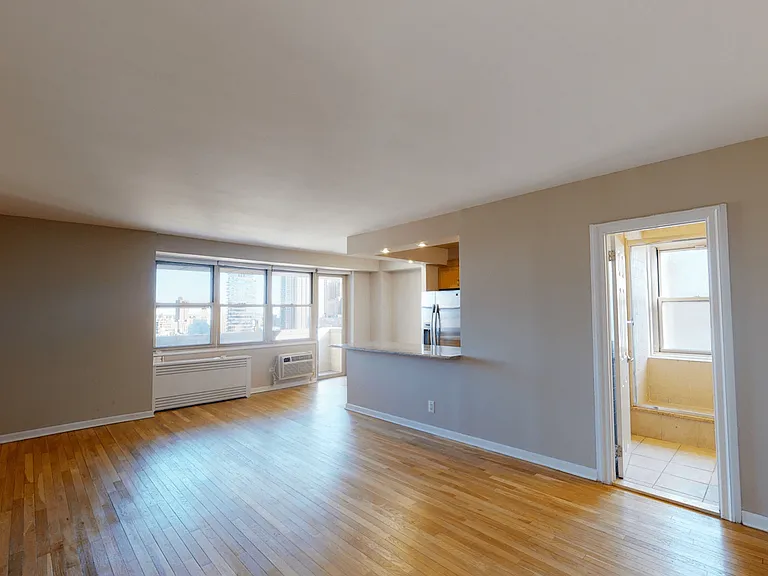 80 N Moore St #8033K — Photo 2