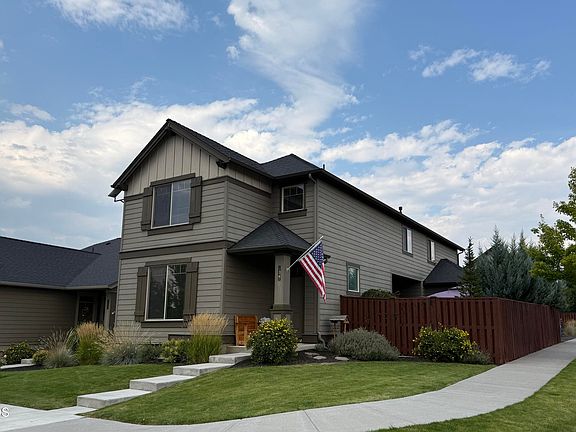 2nd image of 1296 NE Wilshire Dr