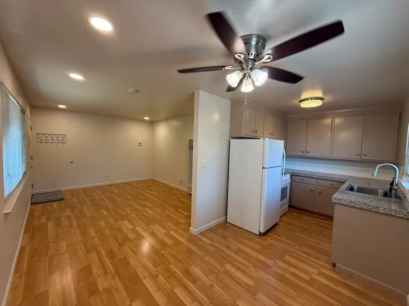 675 Middle Rd #8, Belmont, CA 94002