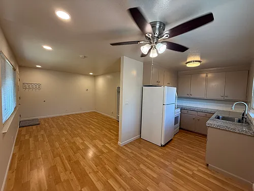 675 Middle Rd #8 Photo 1