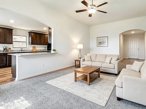 4th image of 3021 Villegas Way