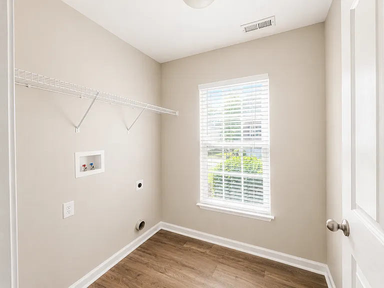 113 Garfield Ln — Photo 26