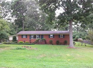 303 Meadowbrook Dr, Matthews, NC 28104