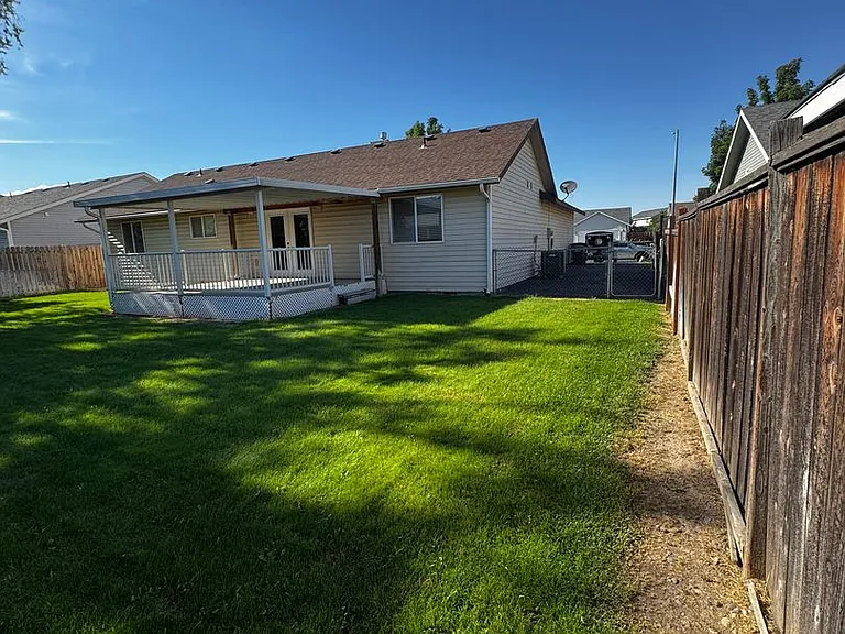 1351 Yost Cir NE — Photo 7
