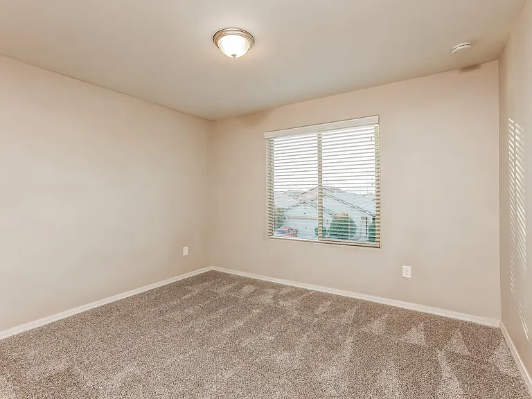 8237 W Kittiwake Ln — Photo 13