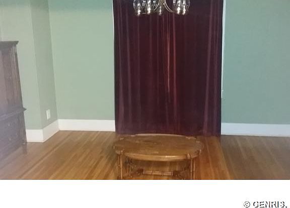 5th image of 301 Versailles Rd