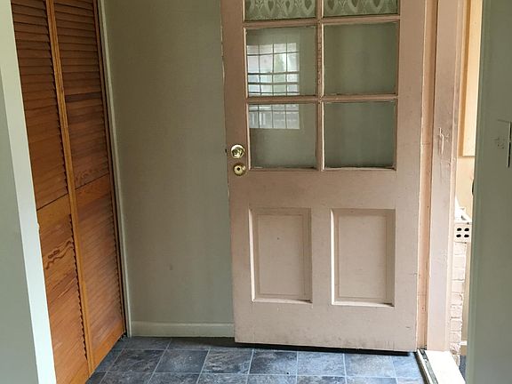 5th image of 1336 Sweet St NE
