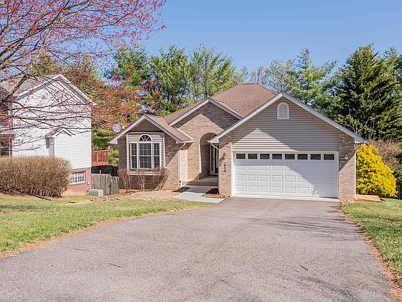 2nd image of 1528 Oriole Dr
